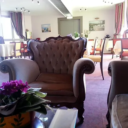 Hotel Les Jardins Du Forez